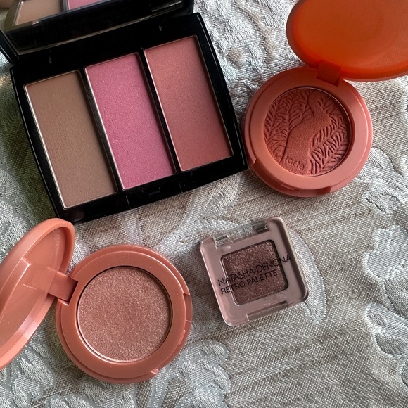 Designer makeup bundle - Picture 5 of 7